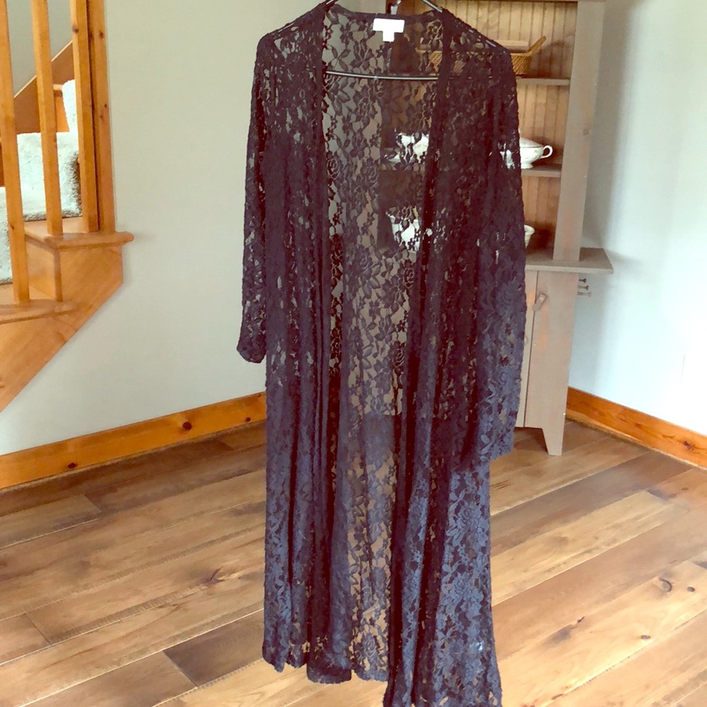 Medium LACE Sarah-Black!